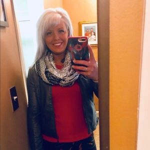 Meet your Posher, Courtney